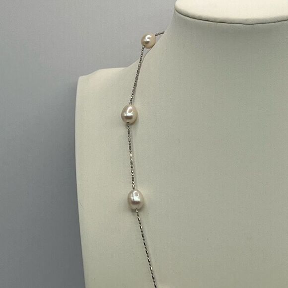 Pearl 3 PC set Earrings Necklace Bracelet SilverTone Classic Heritage VTG 80’s - Picture 4 of 7